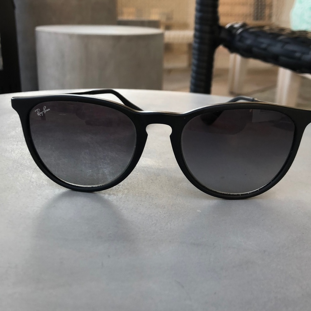 Ray Bans Erika classic sunglasses